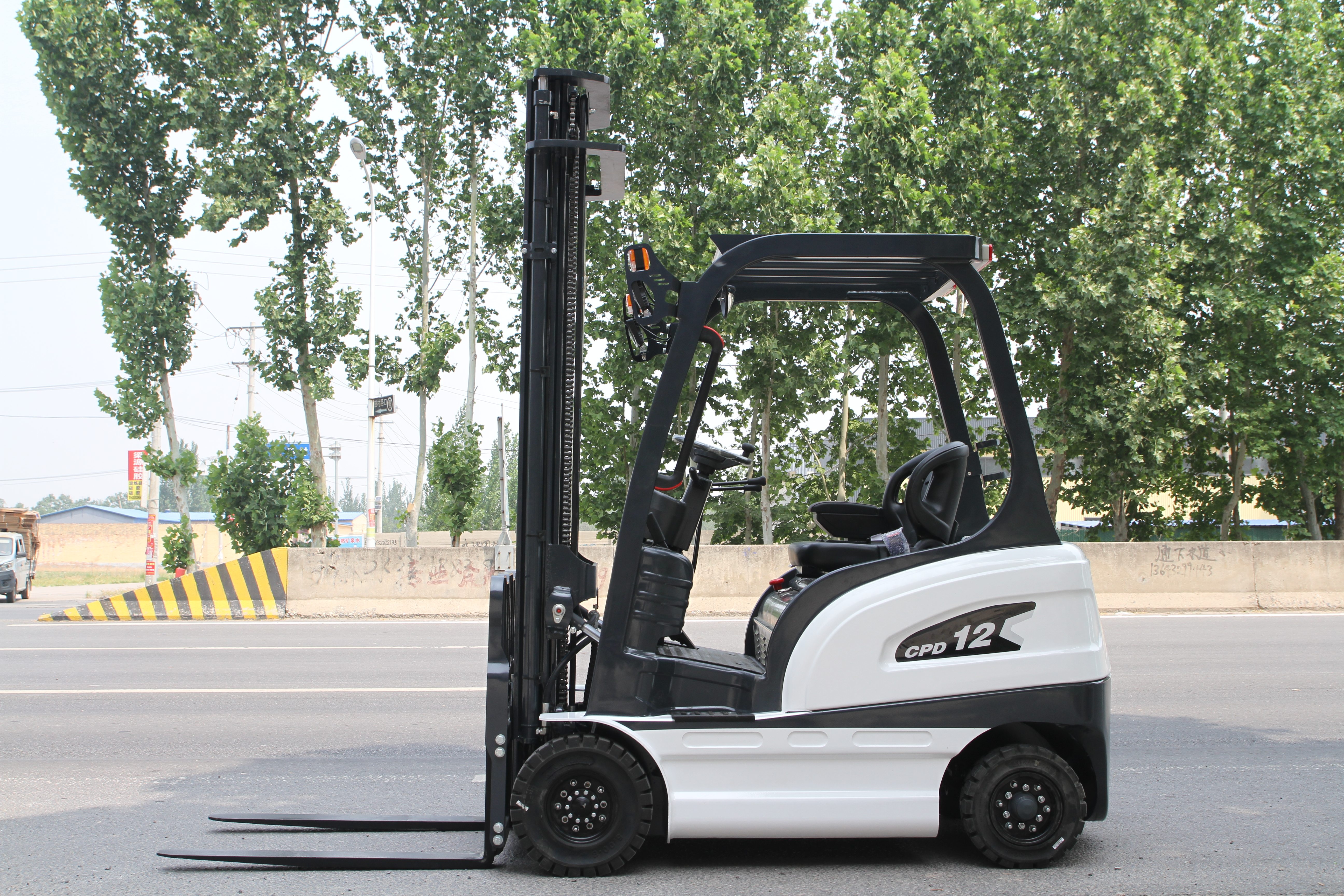 1.2ton New Farm Battery Electric Forklift CPD12  Mini Container Mast Forklift 3000mm-6000mm Lifting Height