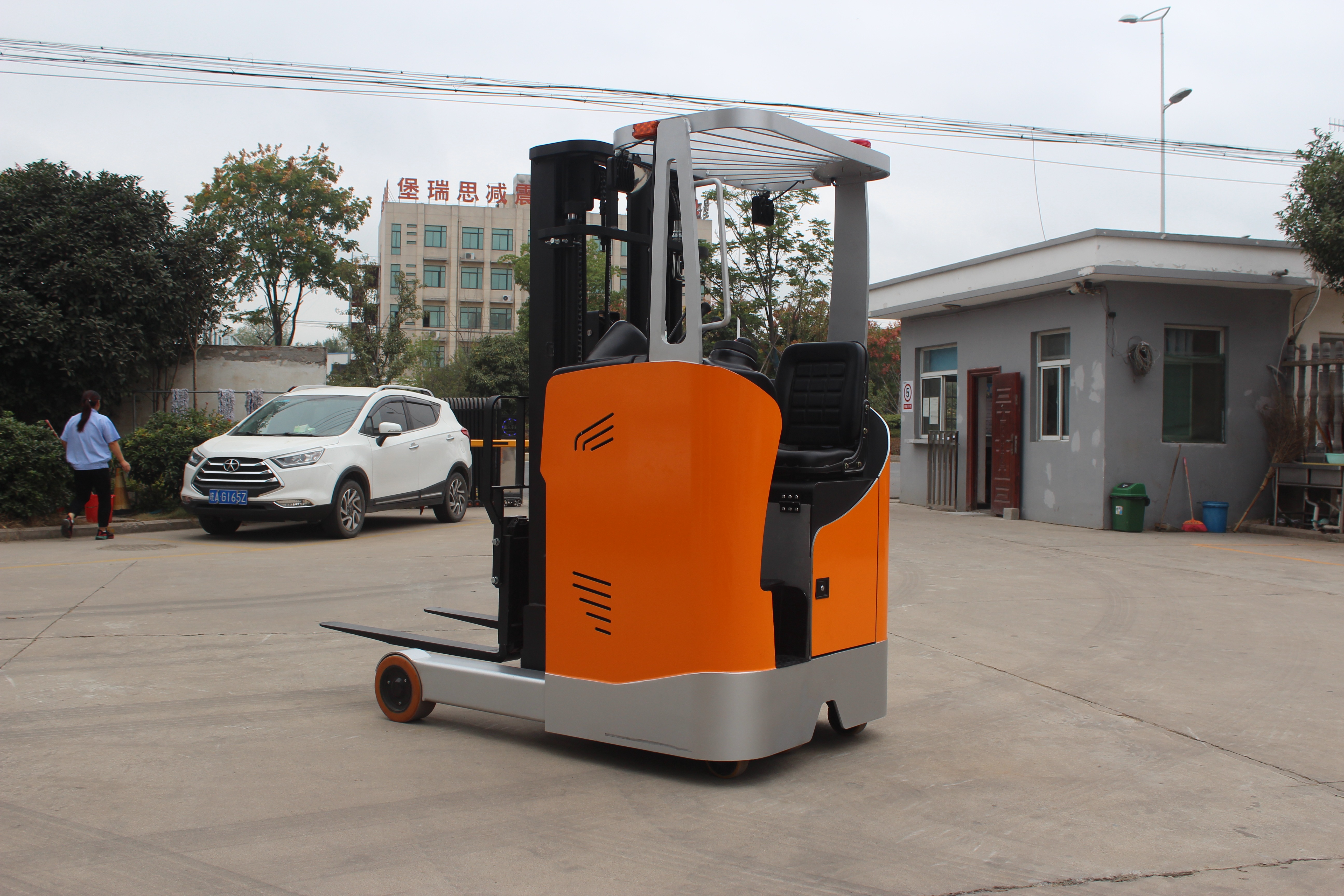 Reach Truck Forklift CQDE15C-40 Electric Stacking Equipments Seated Type Warehouse Handling Equipments