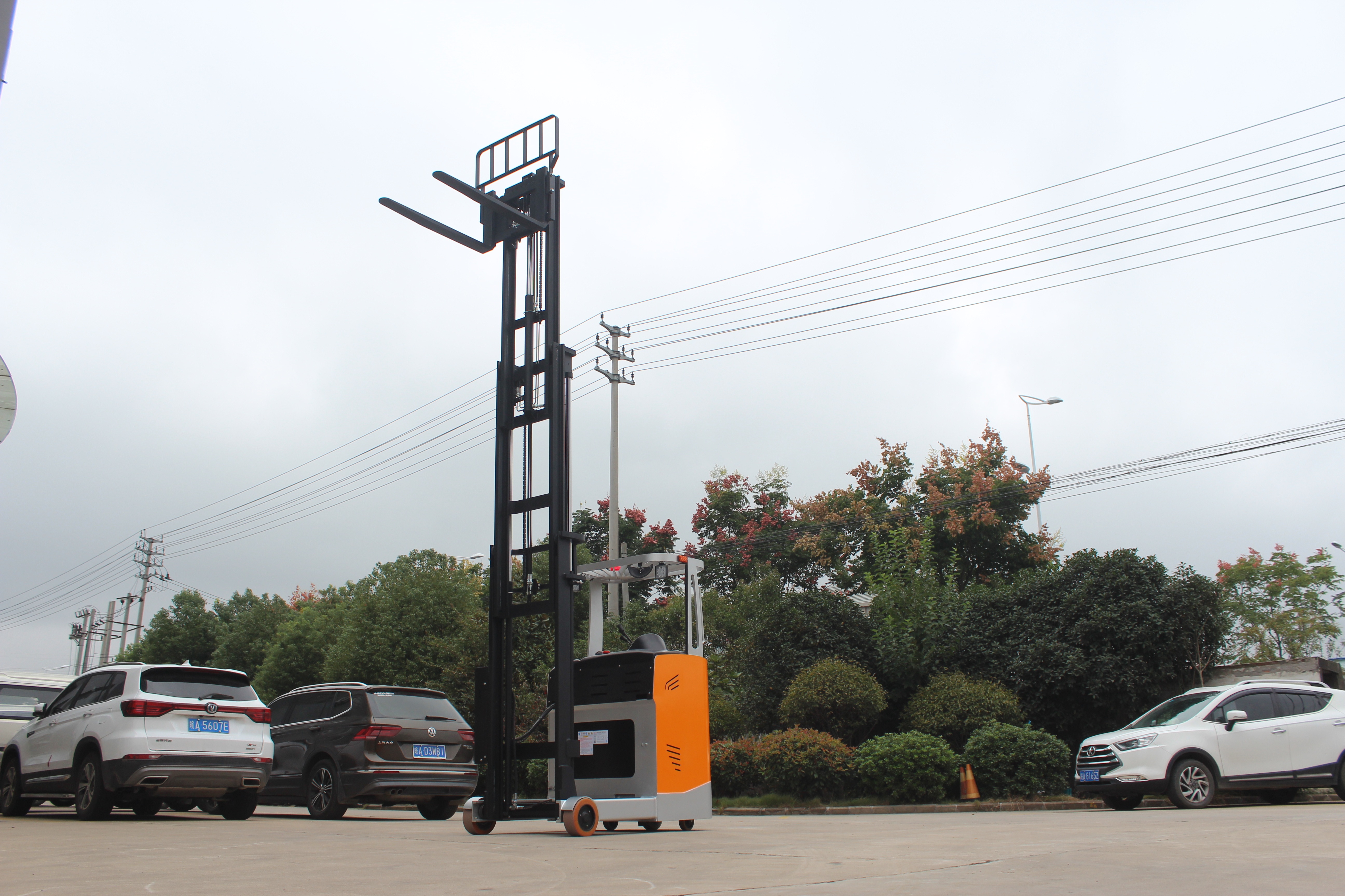 Hot Selling Electric Reach Truck CQDE15C-60S Hydraulic Warehouse Equipments Reach Forklift
