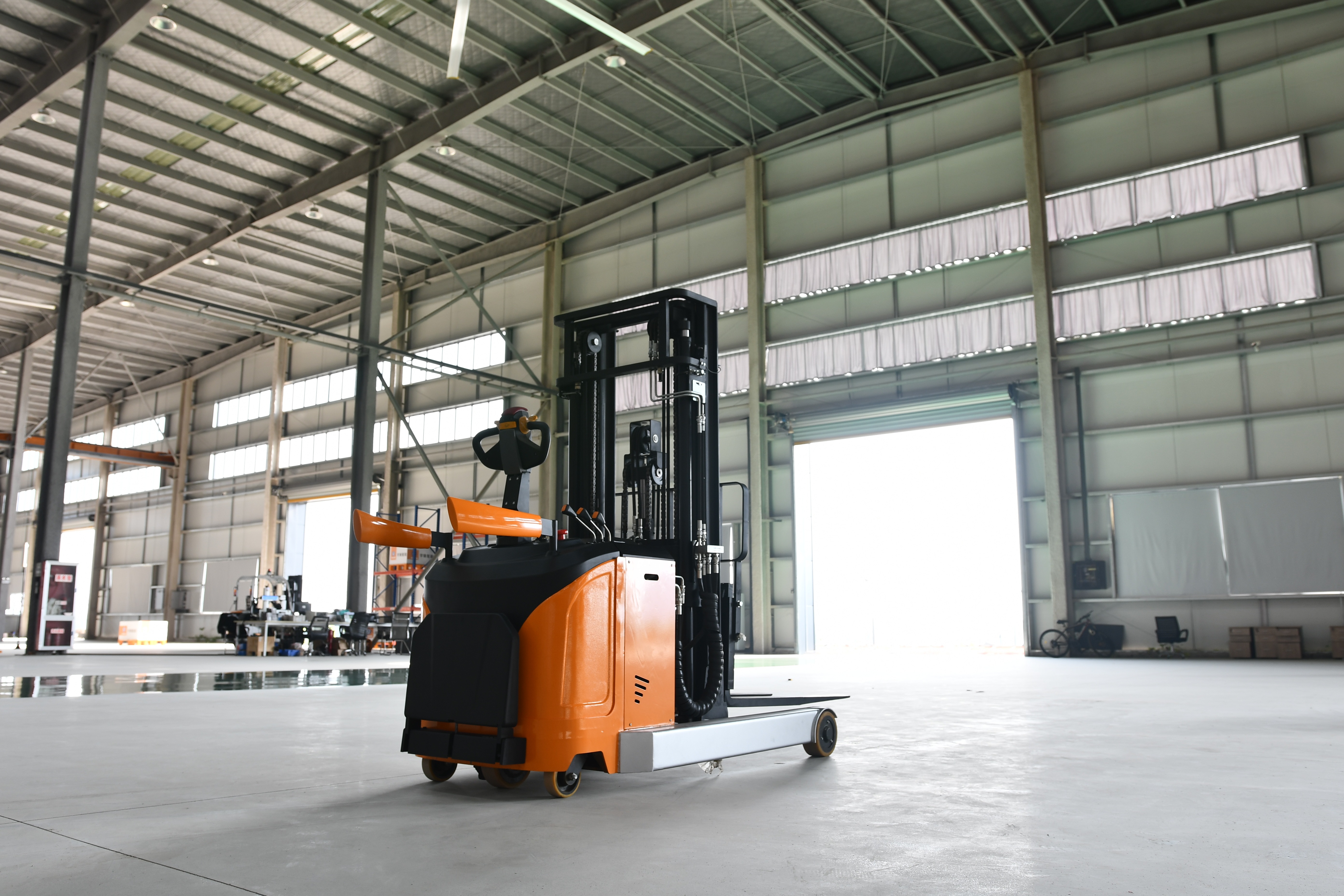 Manufacturer Supply Battery Standing Type CQDA15-40 Electric Reach Forklift Self Loading Stacker Truck