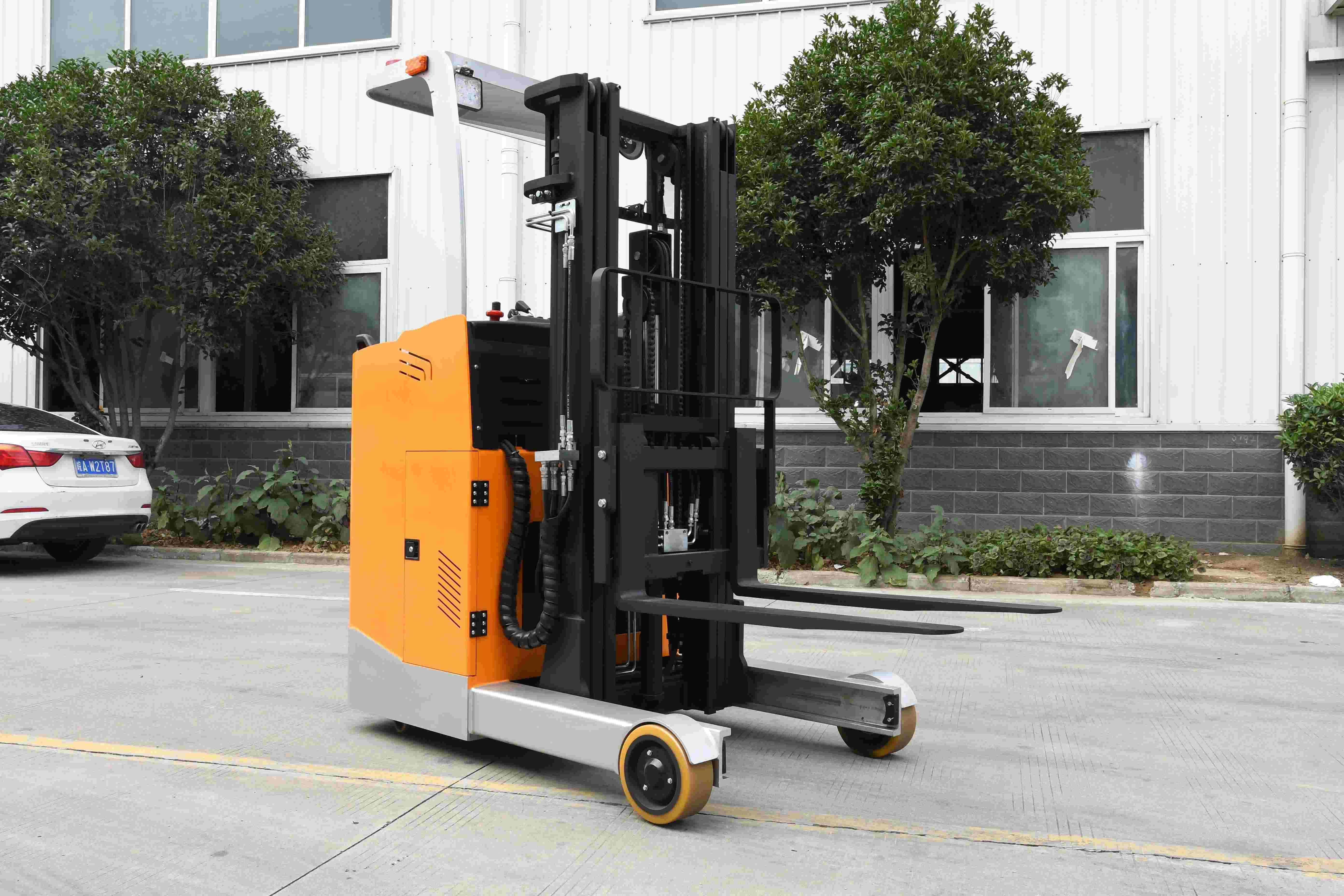 Electric Reach Forklift (Side-standing Type) 24V CQD15D-30