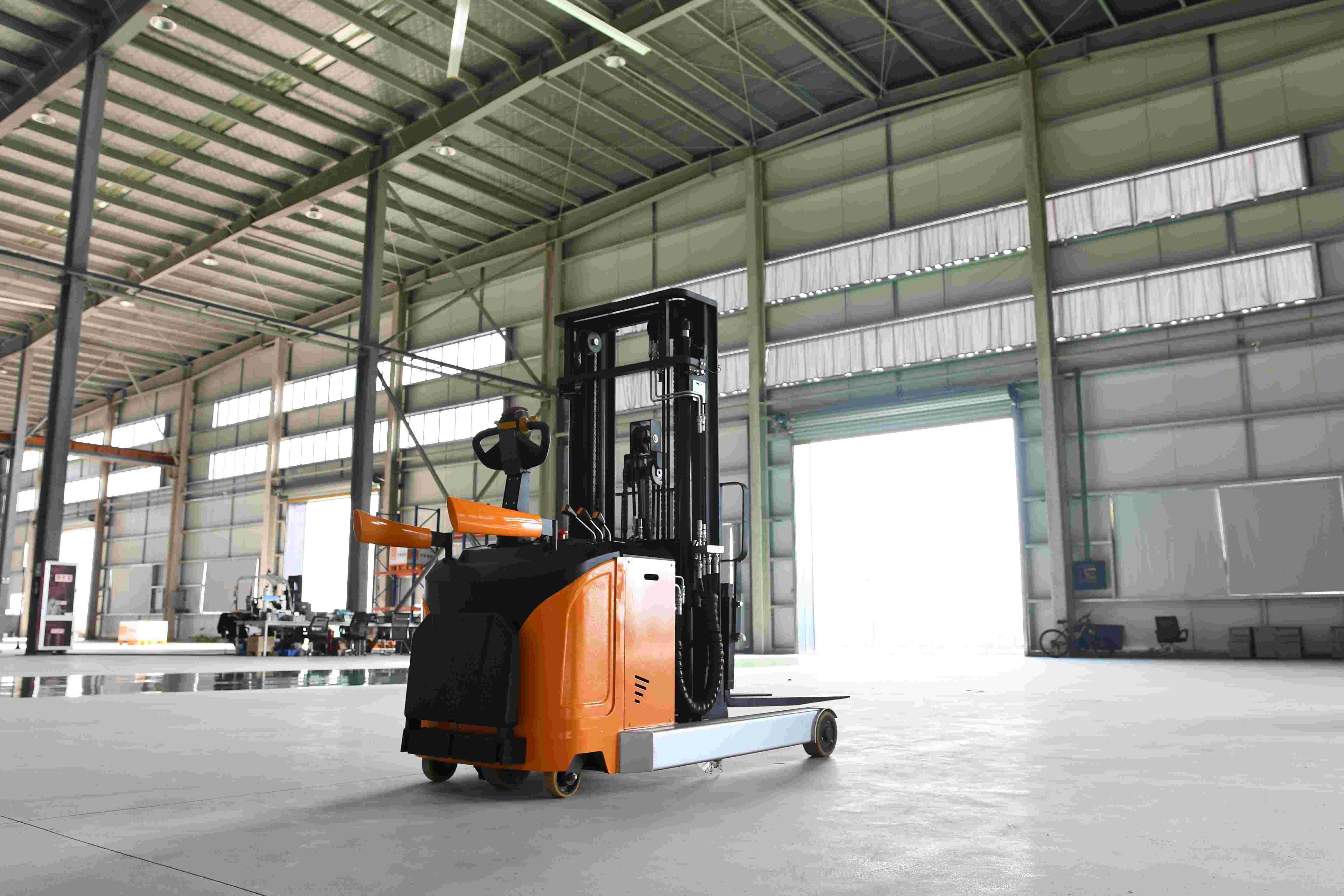 High Quality 1.5Ton Electric Powered Reach Forklift Stand-On Drive CQDA15-40S Material Handling Equipment