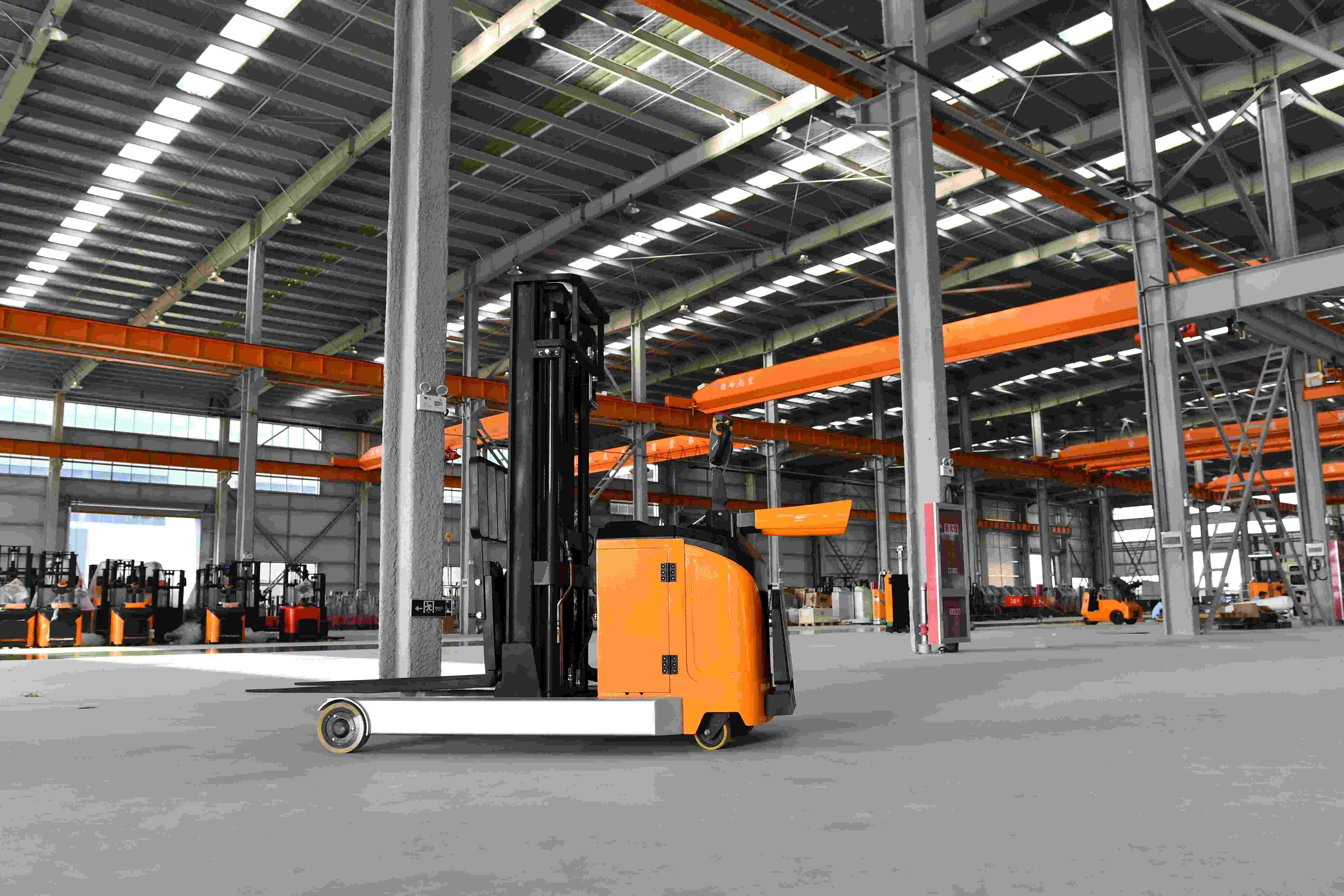 High Quality 1.5Ton Electric Powered Reach Forklift Stand-On Drive CQDA15-40S Material Handling Equipment
