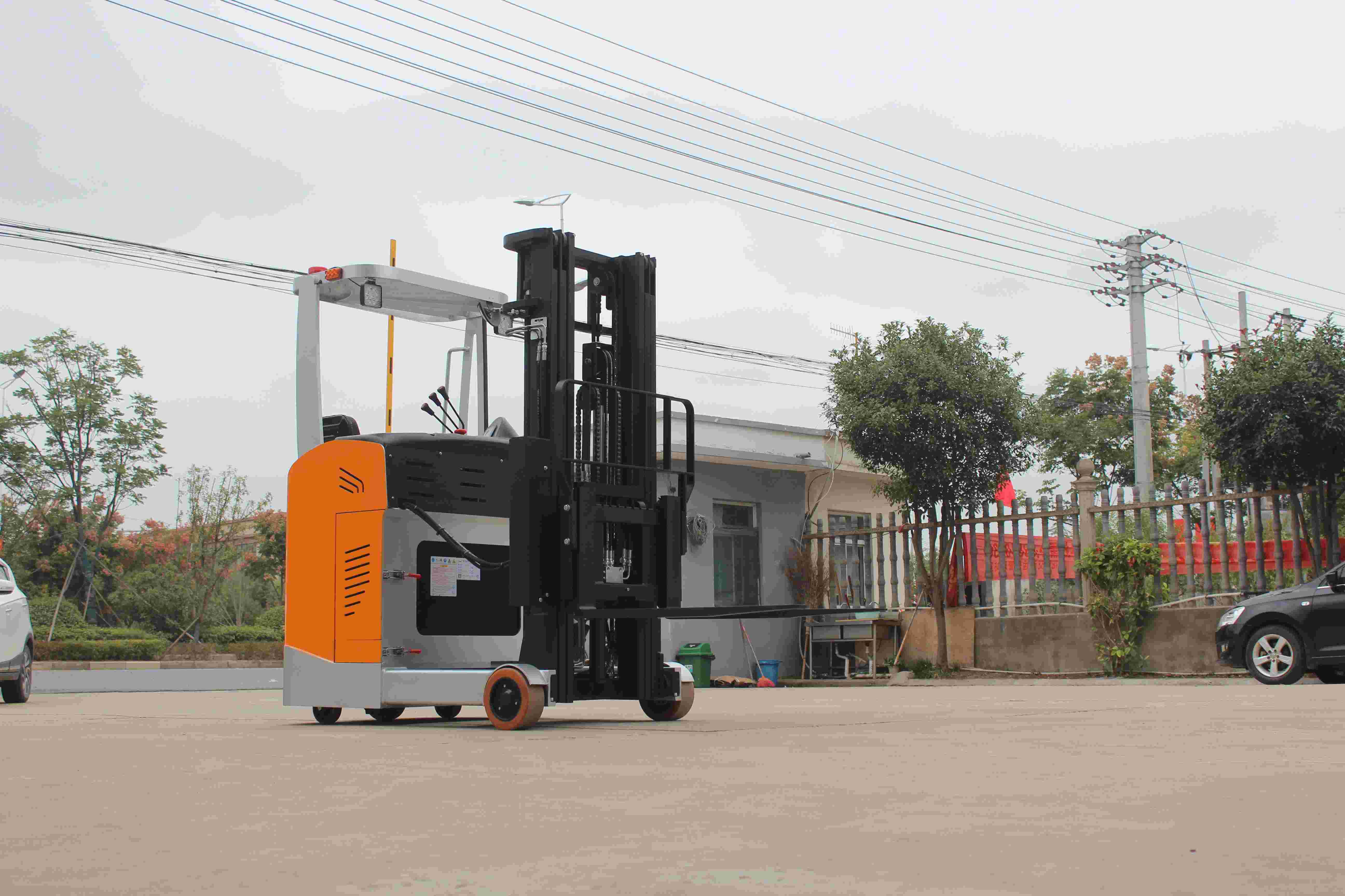 Easy Operation Seated Type Electric Reach Truck CQDE20C-30 Electric Reach Forklift Chinese Factory Direct Sale