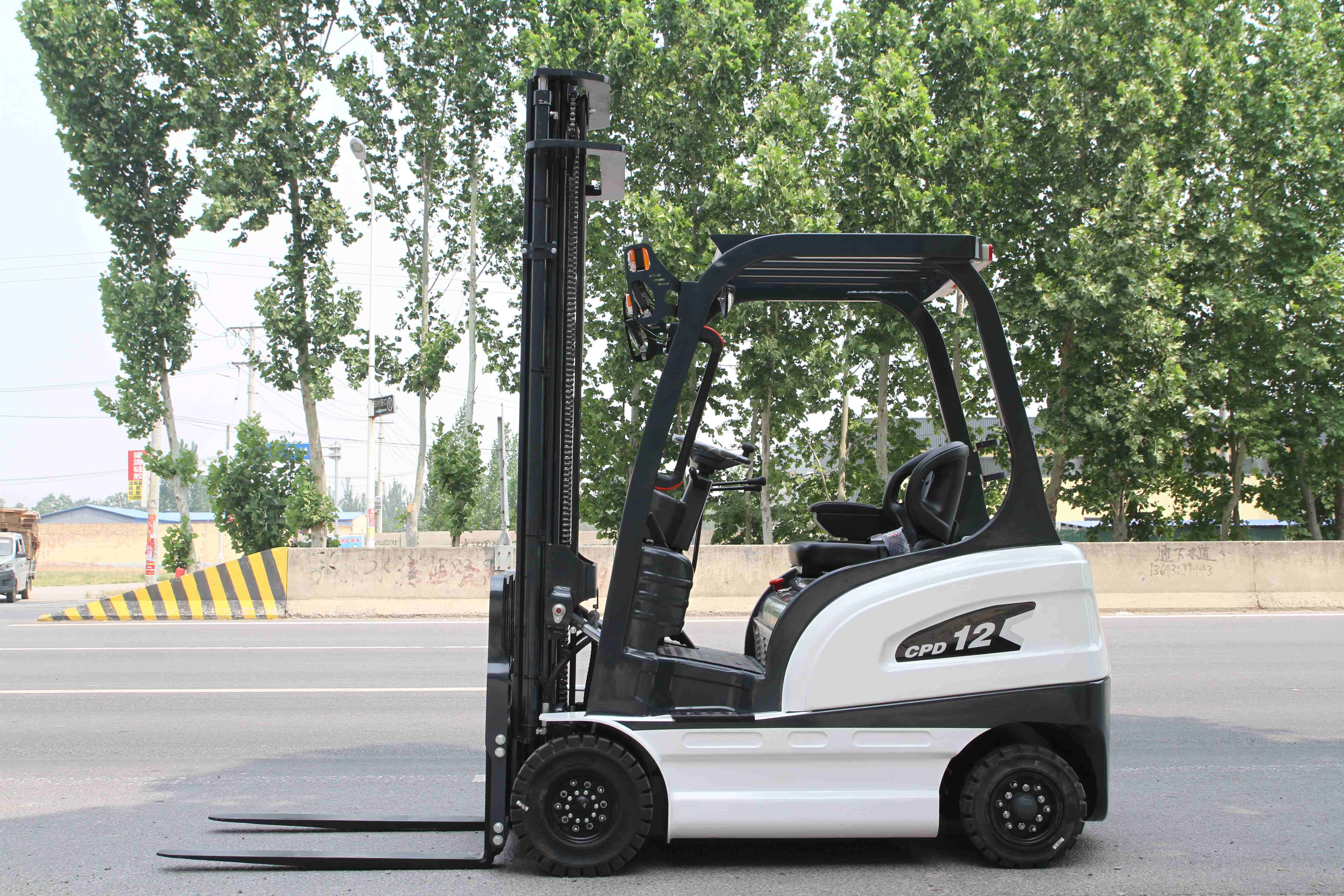 Chinese Manufacturer New CPD12 Electric Forklifts Multifunctional Mini Forklift Truck Battery Powered