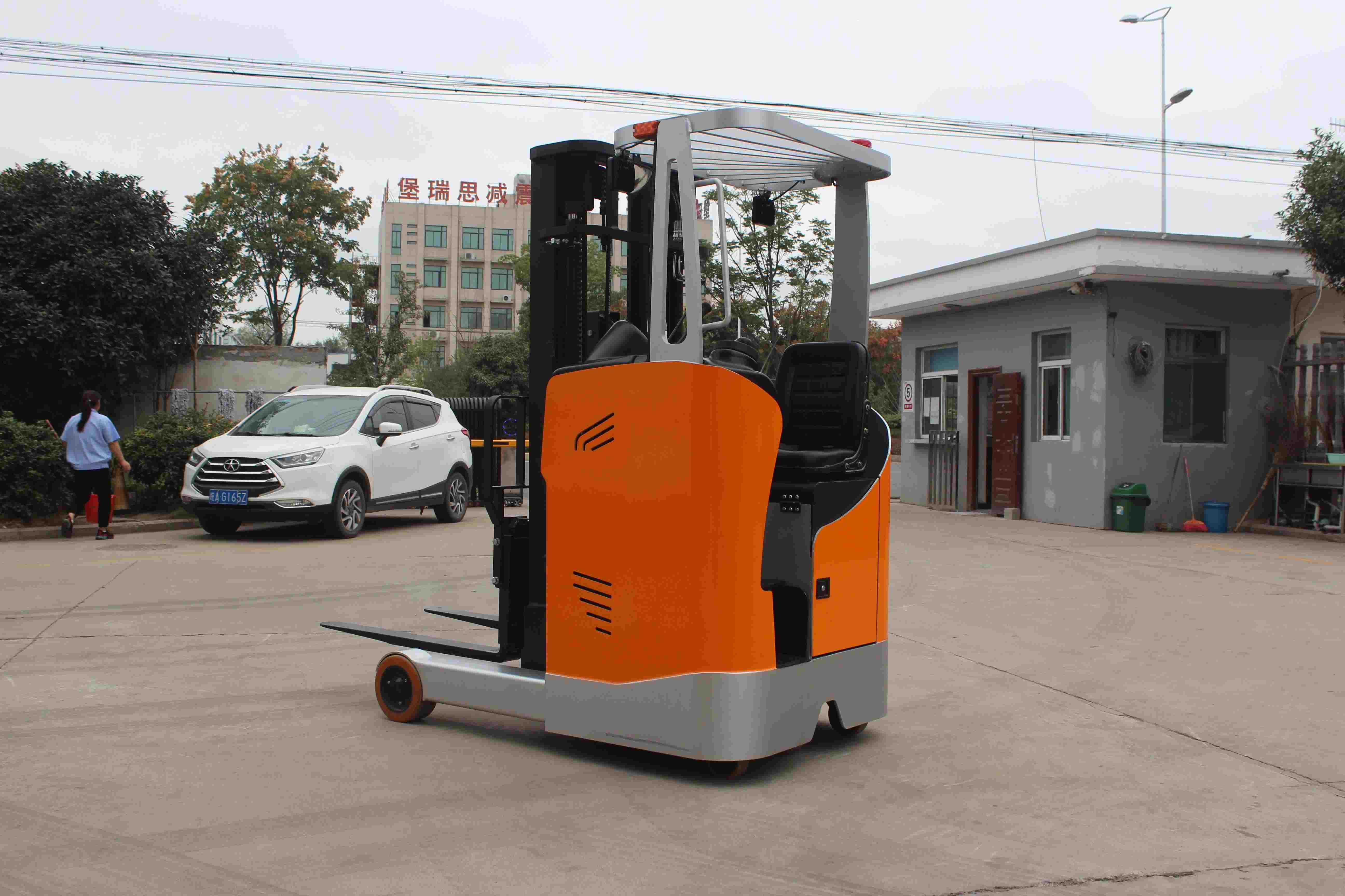 Factory Wholesale 1.5Ton CQDE15C-50S Electric Reach Truck Handling Vertical Suitable for High-rise Storage Racks