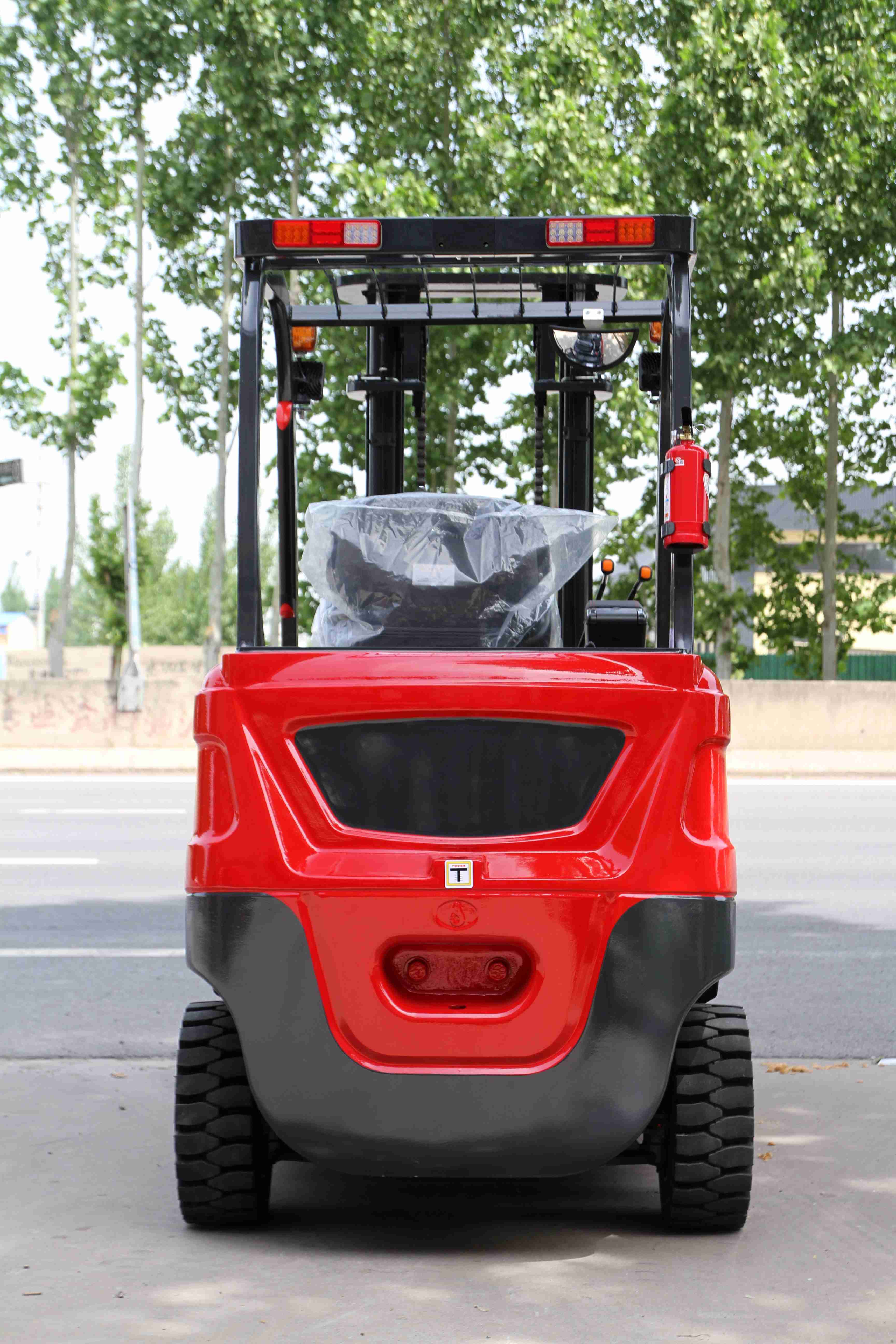 Free Custom 1.5tons Hydraulic Electric Forklift CPD15 Warehouse Material Handling Equipments