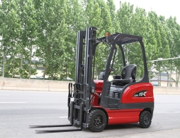 4WD Wheel Drive Electric Forklift CPD15 Mini 1.5tons Loading Capacity Battery Powered Forklift Truck