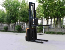 Hot Selling Walkie Type CDDC15 II-16 Electric Pallet Stacker 1500kg Loading Capacity Material Handling Equipments
