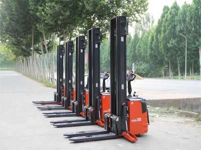 Electric Pallet Stacker: Improve Warehouse Efficiency