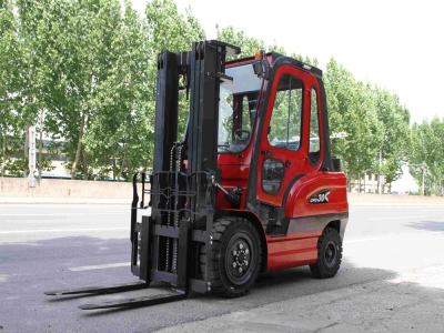 Advantages of Electric Forklifts for Material Handling