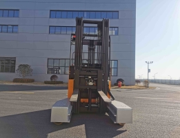 2025 New Style 4-directional Forklift Wider Fork Frame 2Ton CQDS20-45S Battery Powered Electric Reach Truck