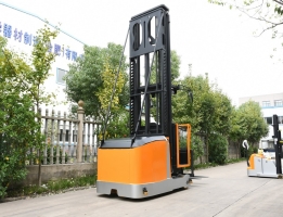 Man up Operation Type CDMX15-80S 3 Way Electric Pallet Stacker Narrow Aisle Width VNA Forklift