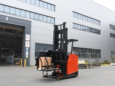 Three-Way Electric Pallet Stacker: Maximizing Narrow Aisle Warehouse Efficiency