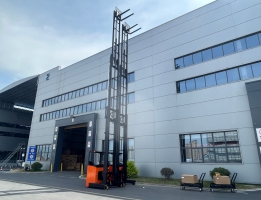 Material Handling Equipments Warehouse Using Electric Reach Forklift CQDE15-70S 48V Voltage Reach Truck