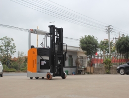 Electric Reach Truck 24V 2ton CQDE20C-40 Reach Forklift Side Shift Function Option Seated Type Hydraulic