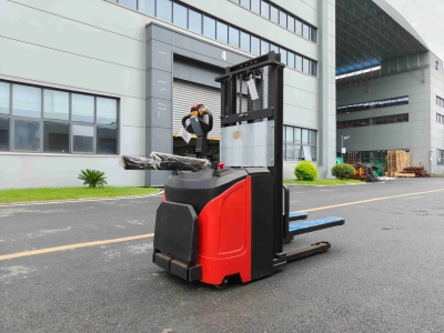 Electric Pallet Stackers: Transforming Warehouse Operations
