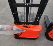 Battery Operated Pallet Stacker Walkie Forklift Electric Stacker 1.5Ton