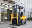 FORKLIFT 2-3.5Ton diesel Forklift with Automatic Transmission 2500 kg Warning Light and Full Sets of Lights